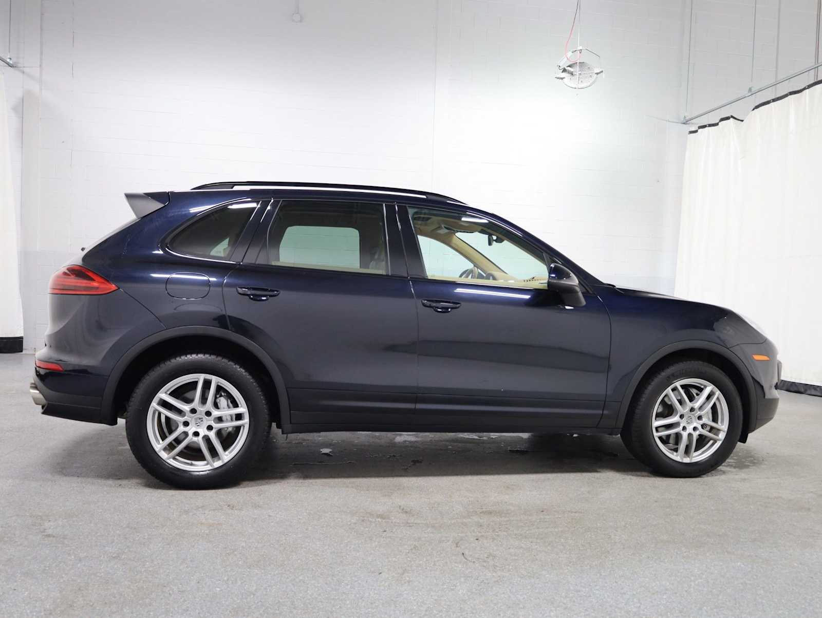 Thumbnail: 2015 Porsche Cayenne - 10