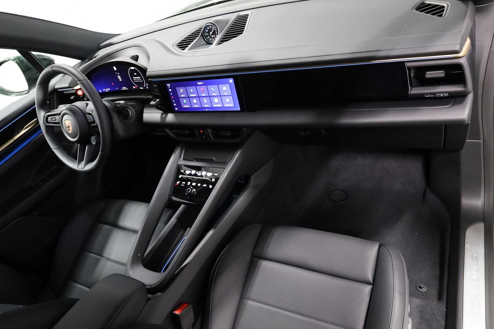 Thumbnail: 2024 Porsche Macan - 11