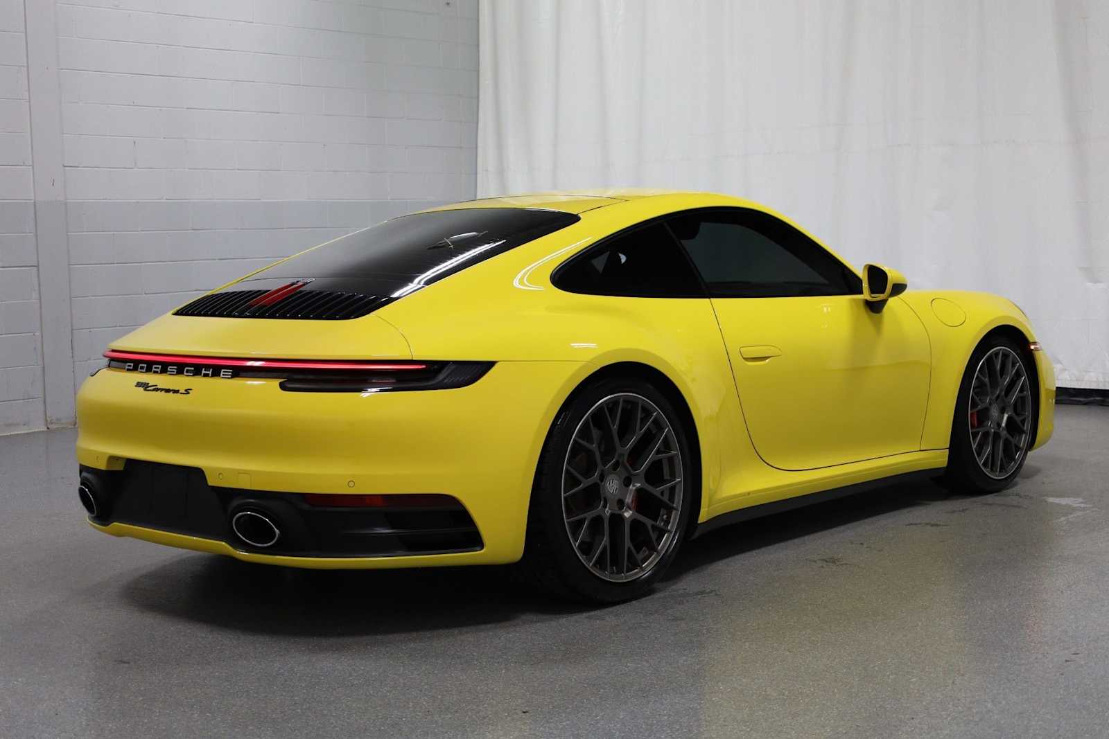 Thumbnail: 2020 Porsche 911 - 9