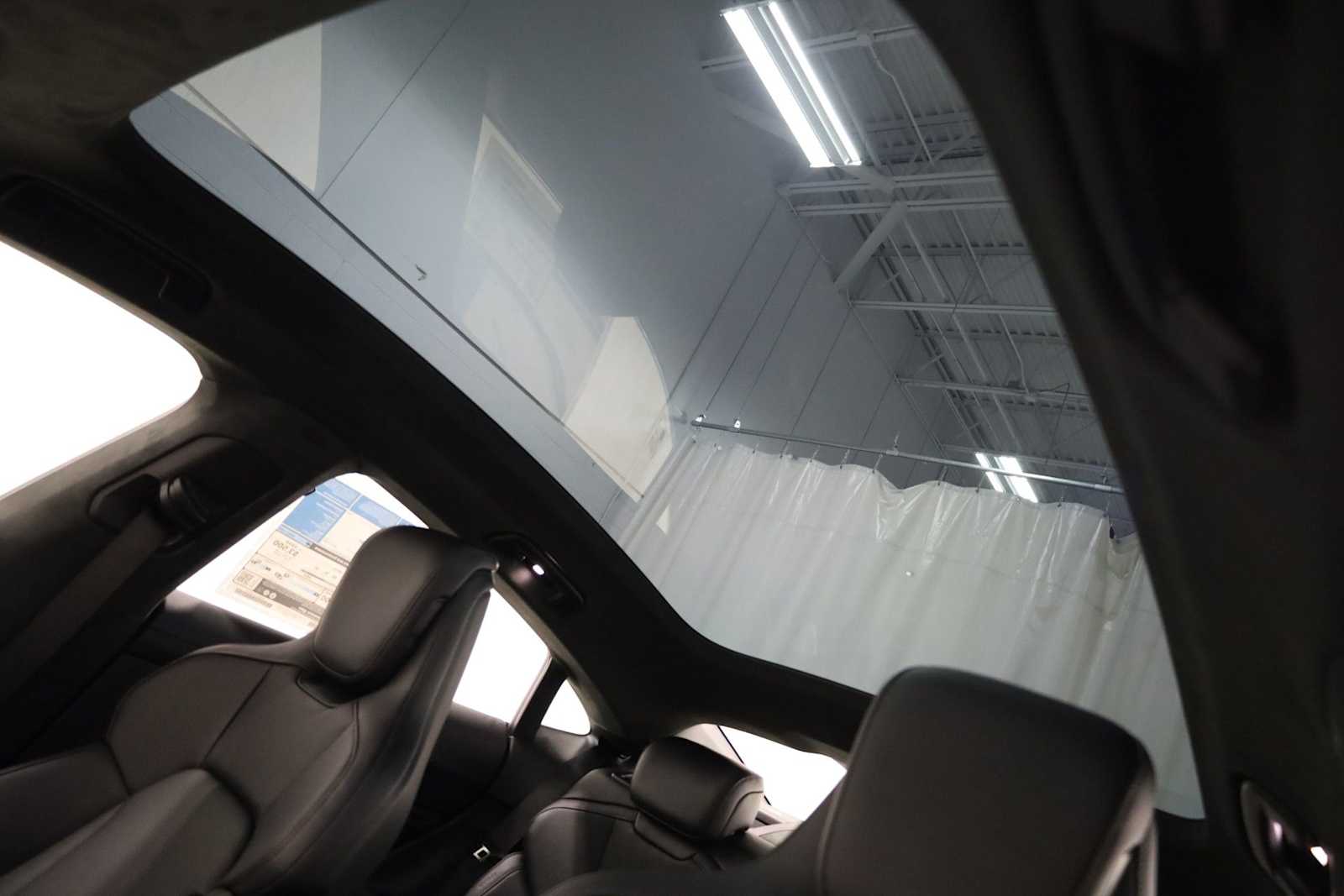 Thumbnail: 2026 Porsche Taycan - 20