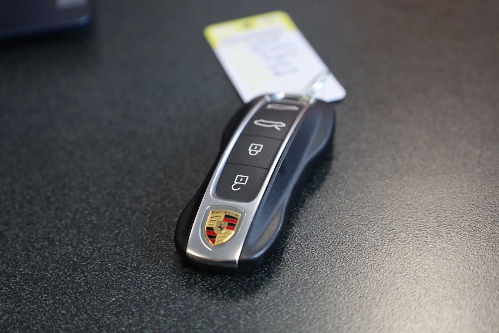 Thumbnail: 2025 Porsche Taycan - 39