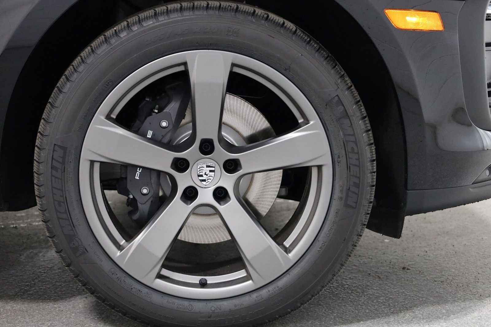 Thumbnail: 2026 Porsche Macan - 13