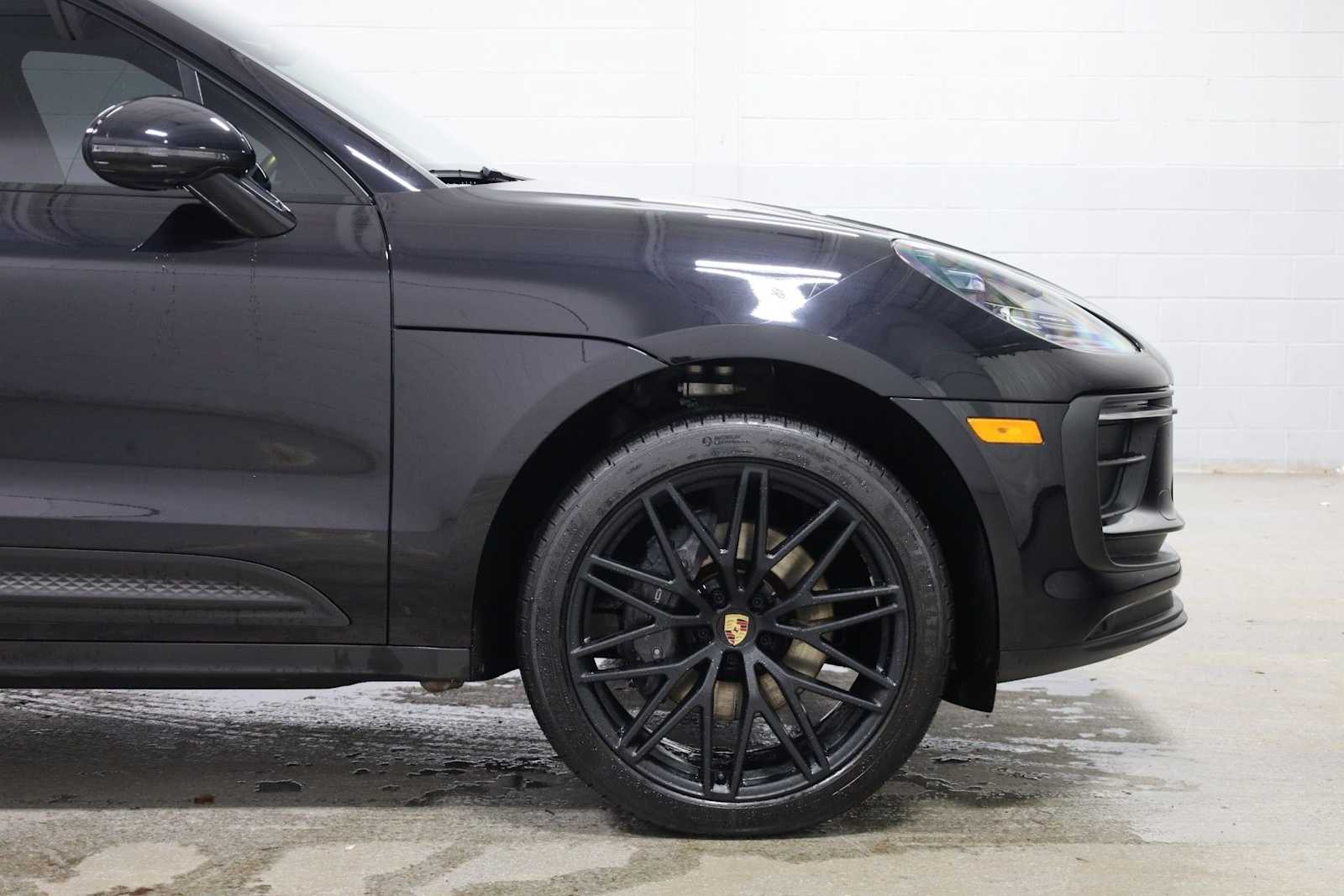 Thumbnail: 2023 Porsche Macan - 11