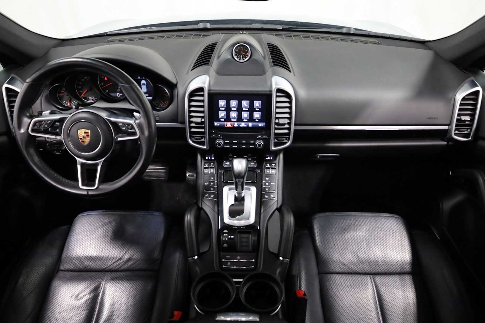 Thumbnail: 2017 Porsche Cayenne - 26