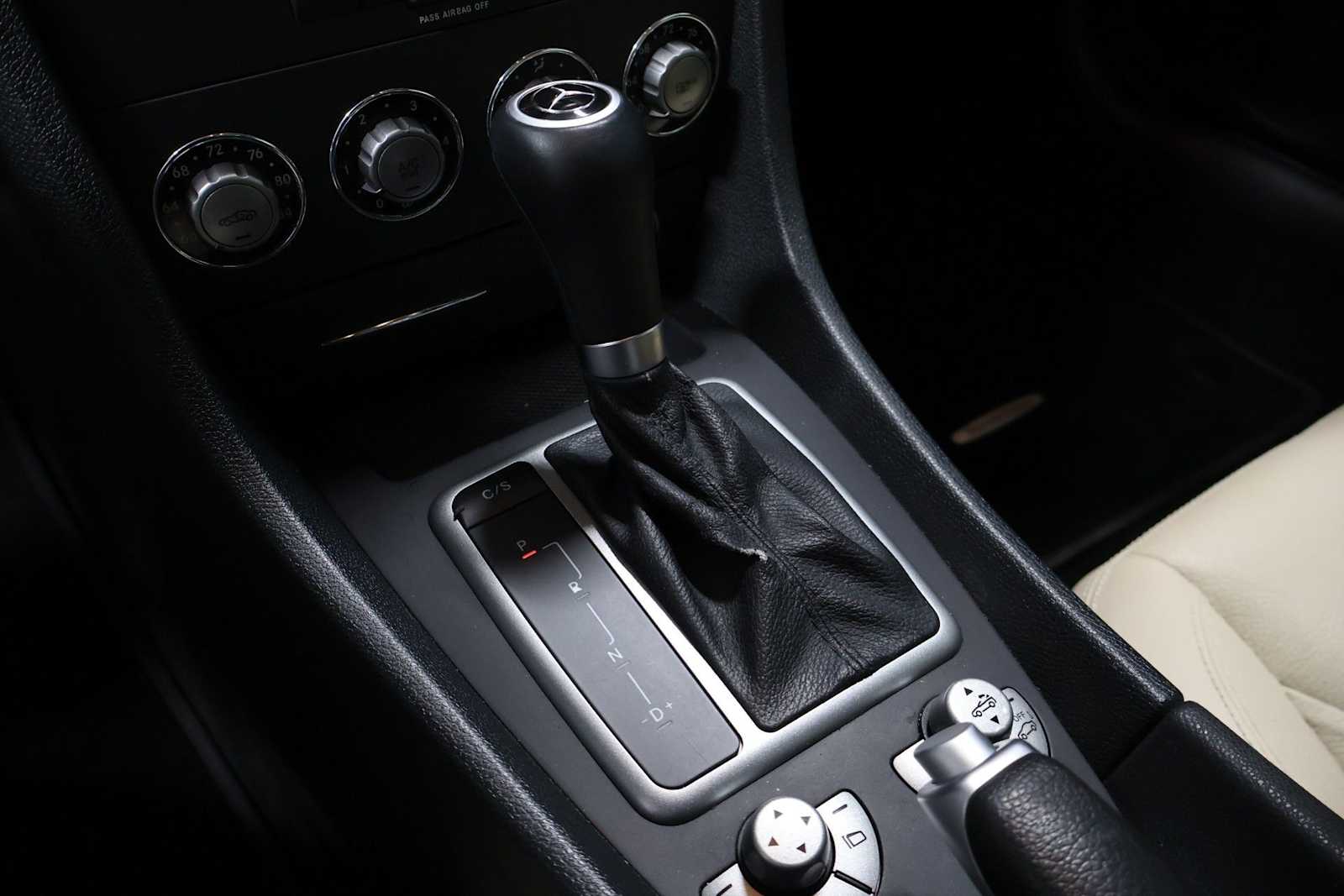 Thumbnail: 2009 Mercedes-Benz SLK - 23