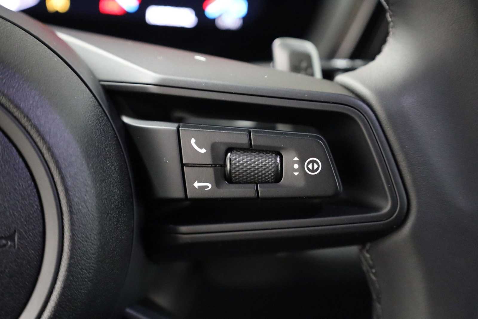 Thumbnail: 2025 Porsche Cayenne - 26