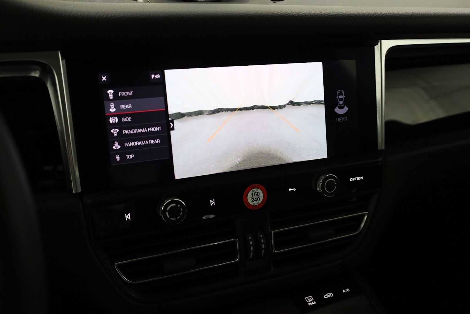 Thumbnail: 2025 Porsche Macan - 34