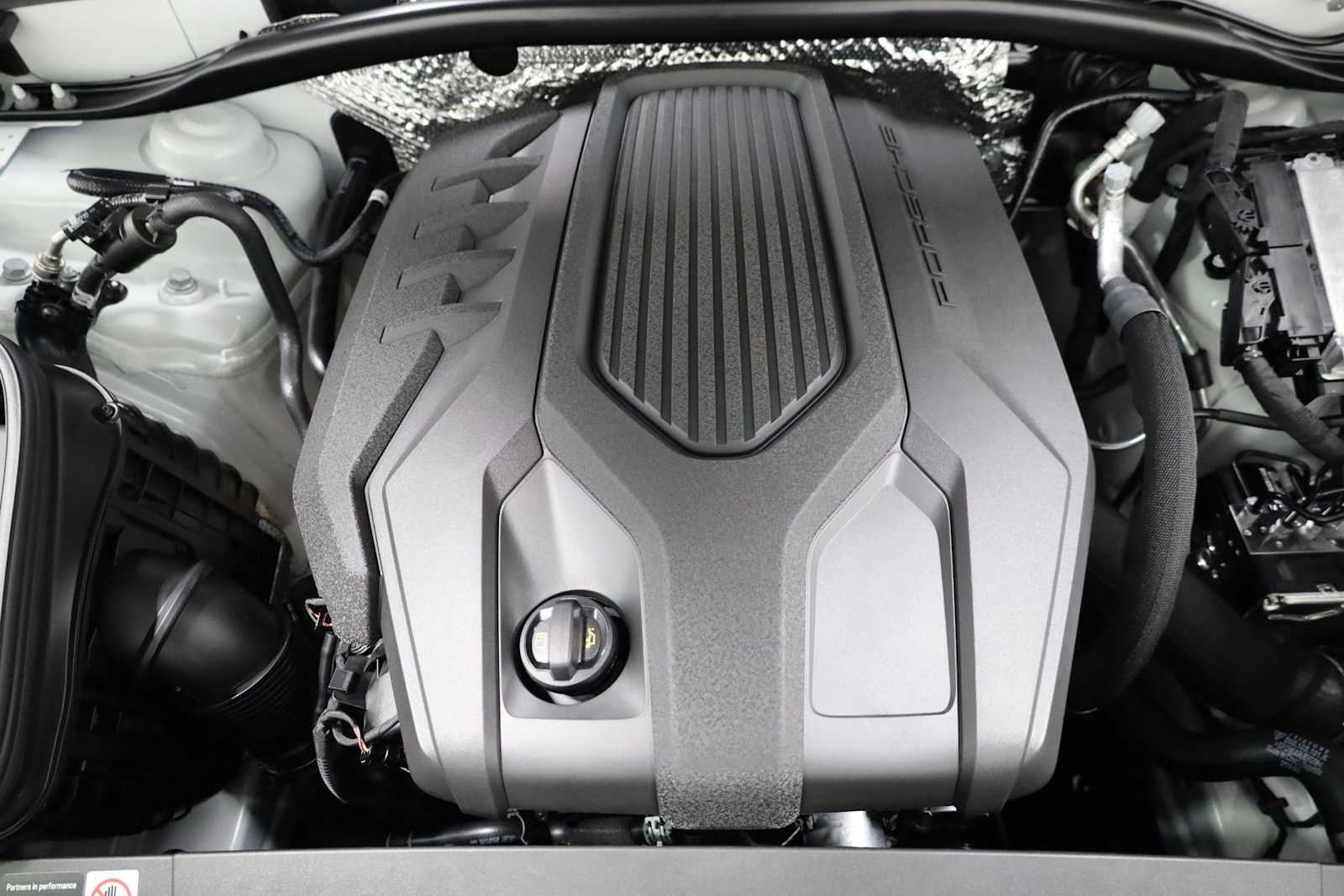 Thumbnail: 2026 Porsche Macan - 42