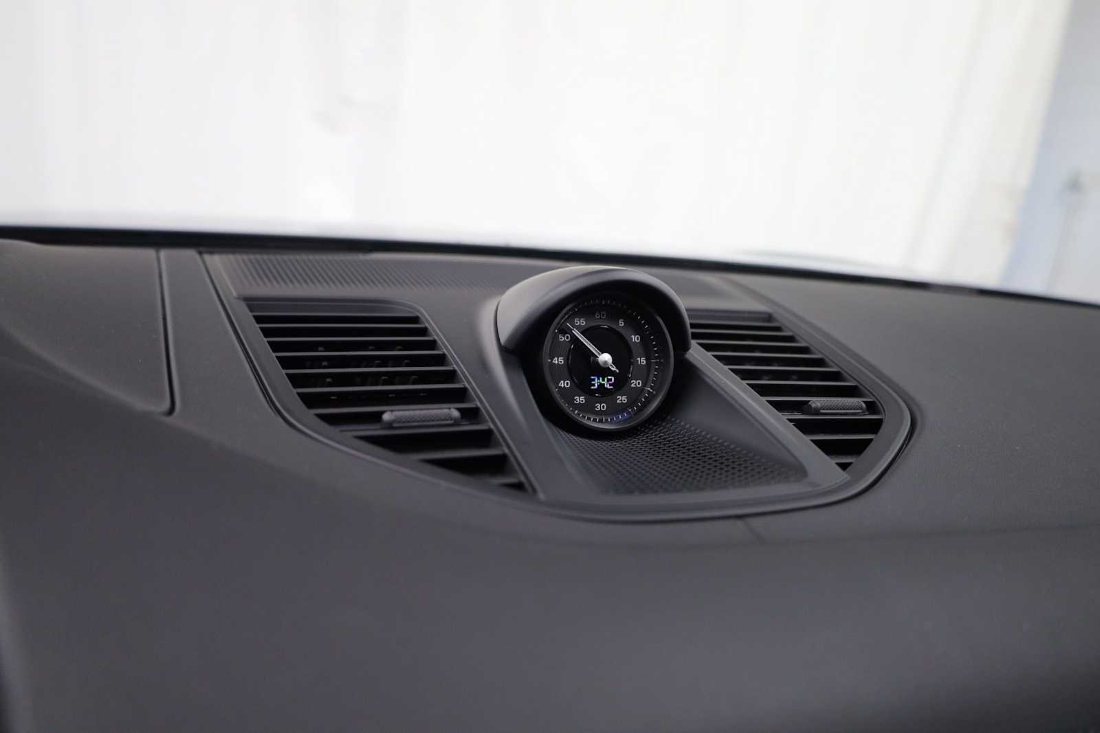 Thumbnail: 2026 Porsche Panamera - 18