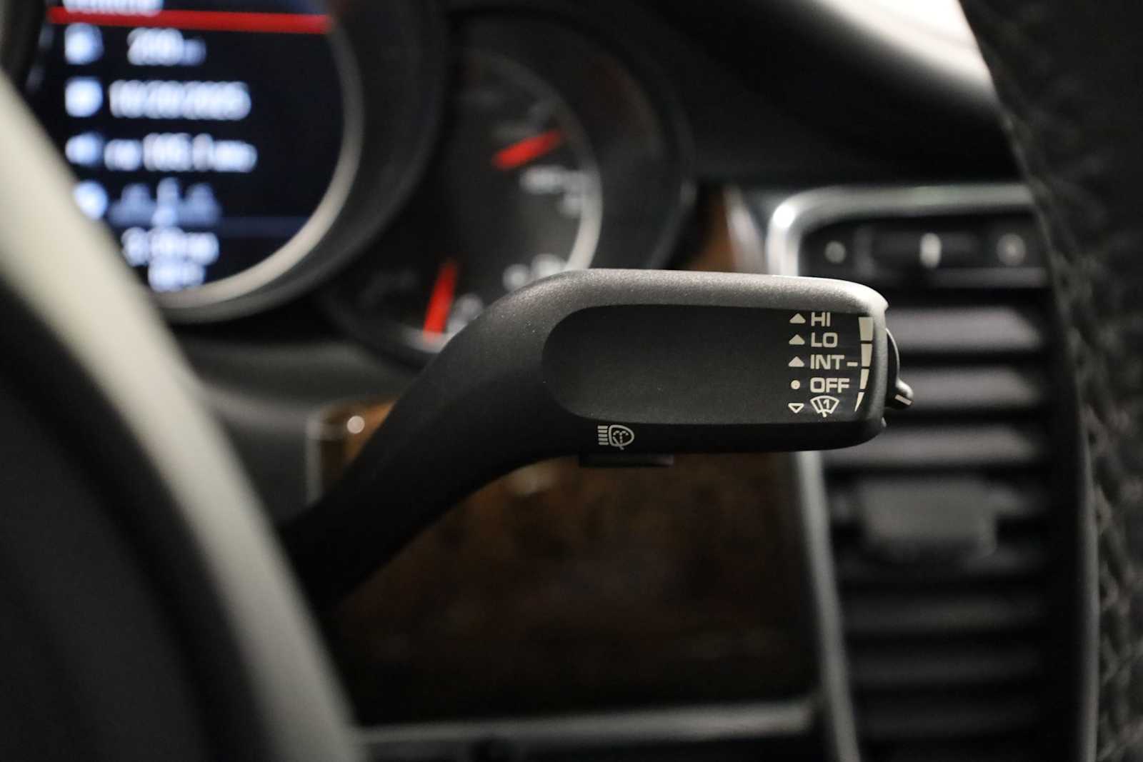 Thumbnail: 2014 Porsche Panamera - 29