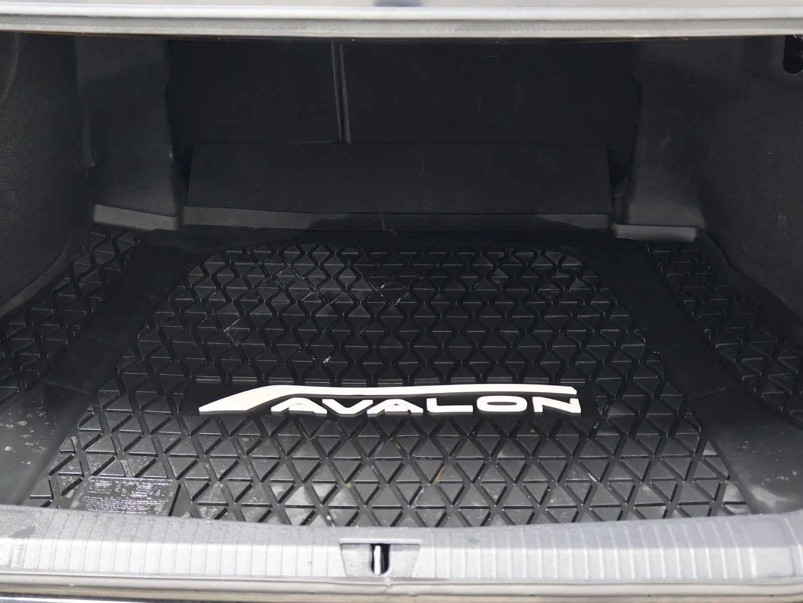 Thumbnail: 2019 Toyota Avalon - 38