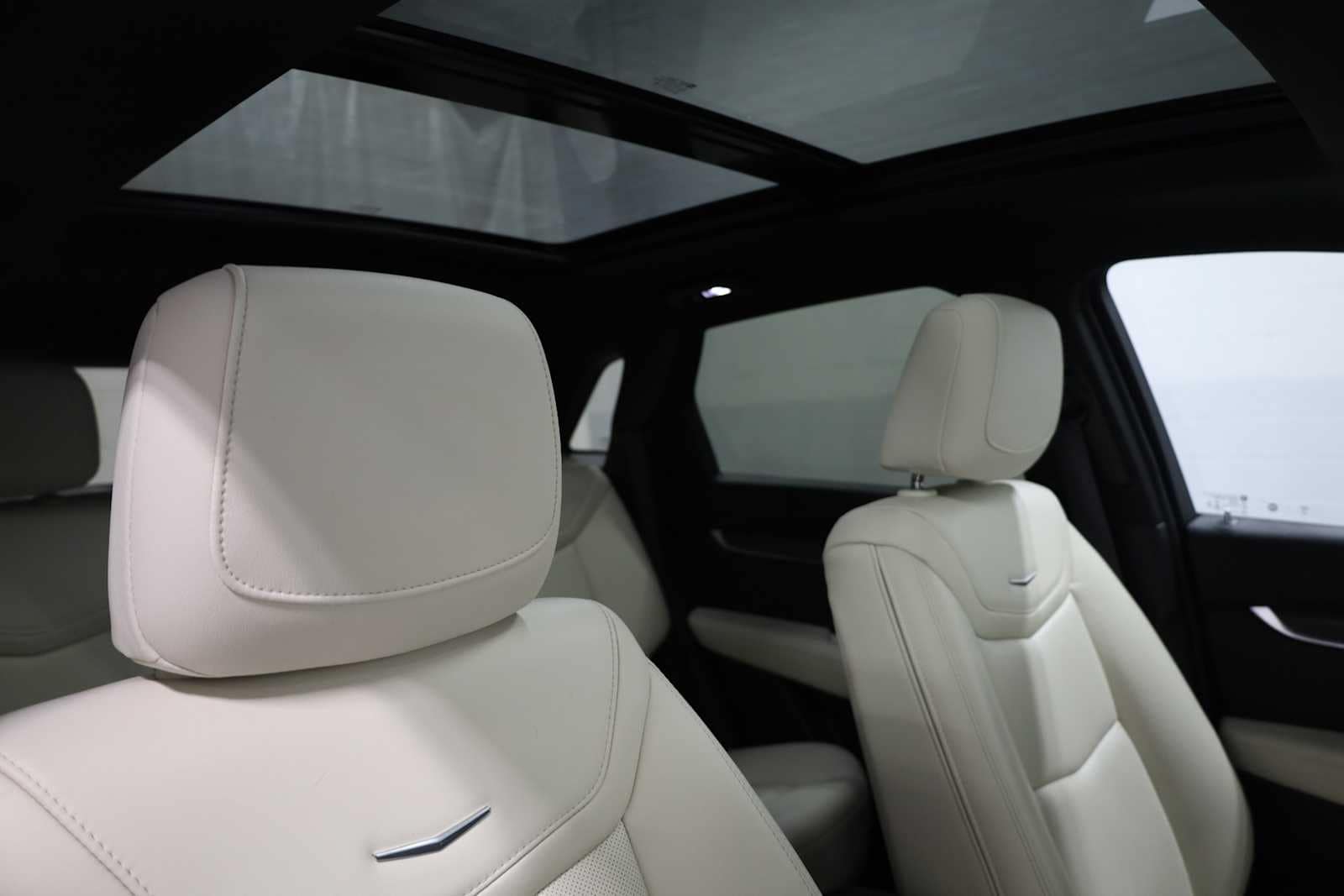 Thumbnail: 2023 Cadillac XT5 - 21
