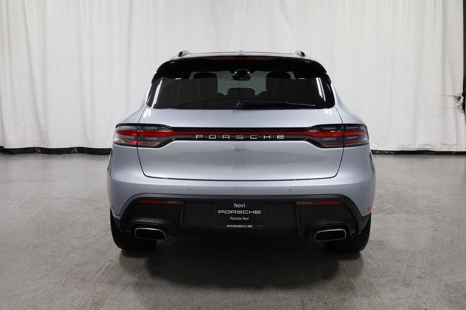 Thumbnail: 2026 Porsche Macan - 7