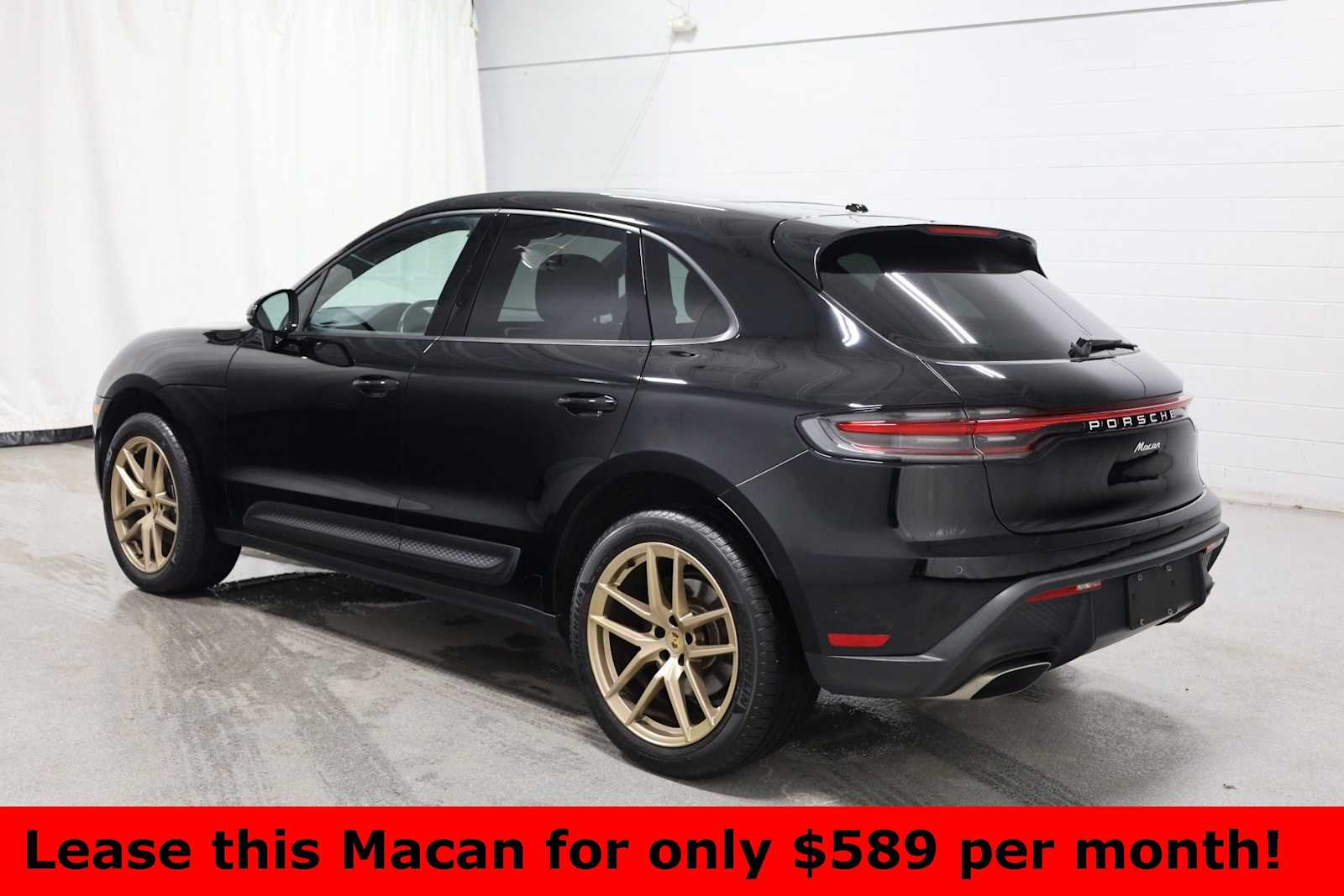 Thumbnail: 2023 Porsche Macan - 3