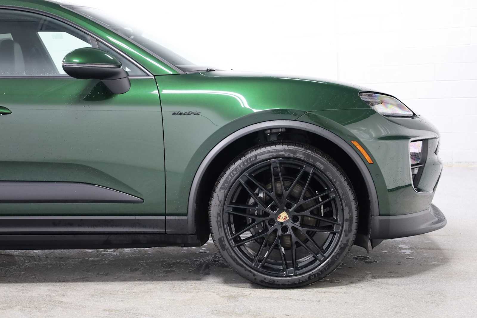 Thumbnail: 2024 Porsche Macan - 6