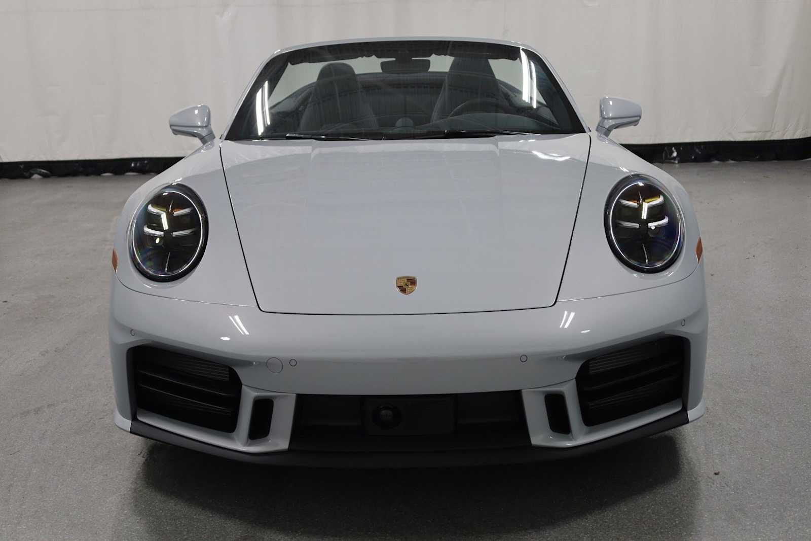 Thumbnail: 2025 Porsche 911 - 15