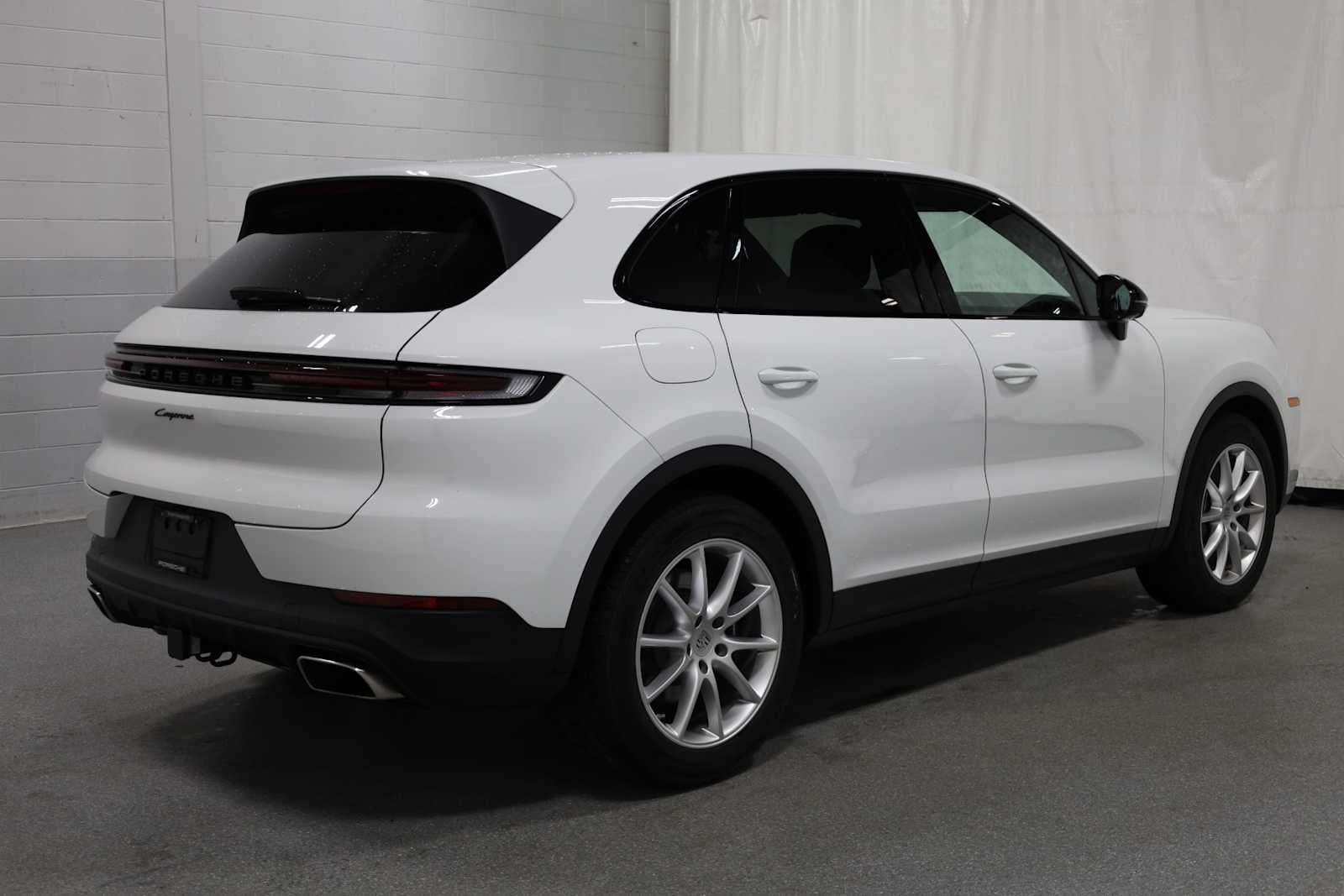 2024 Porsche Cayenne Base 8