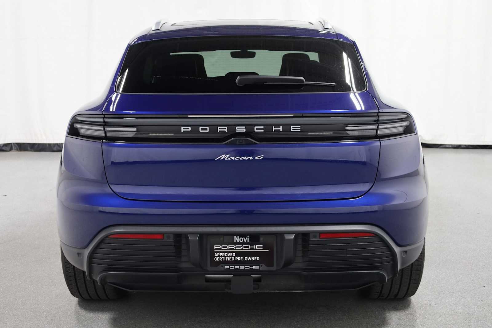 Thumbnail: 2024 Porsche Macan - 7