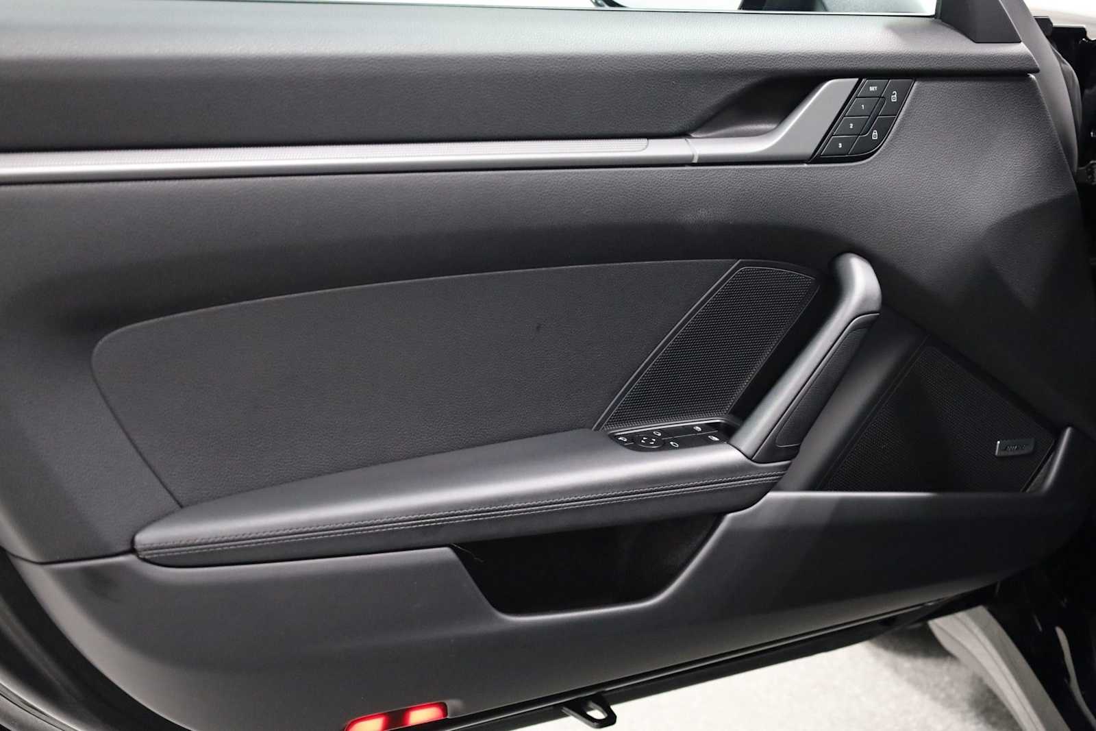 Thumbnail: 2025 Porsche 911 - 16