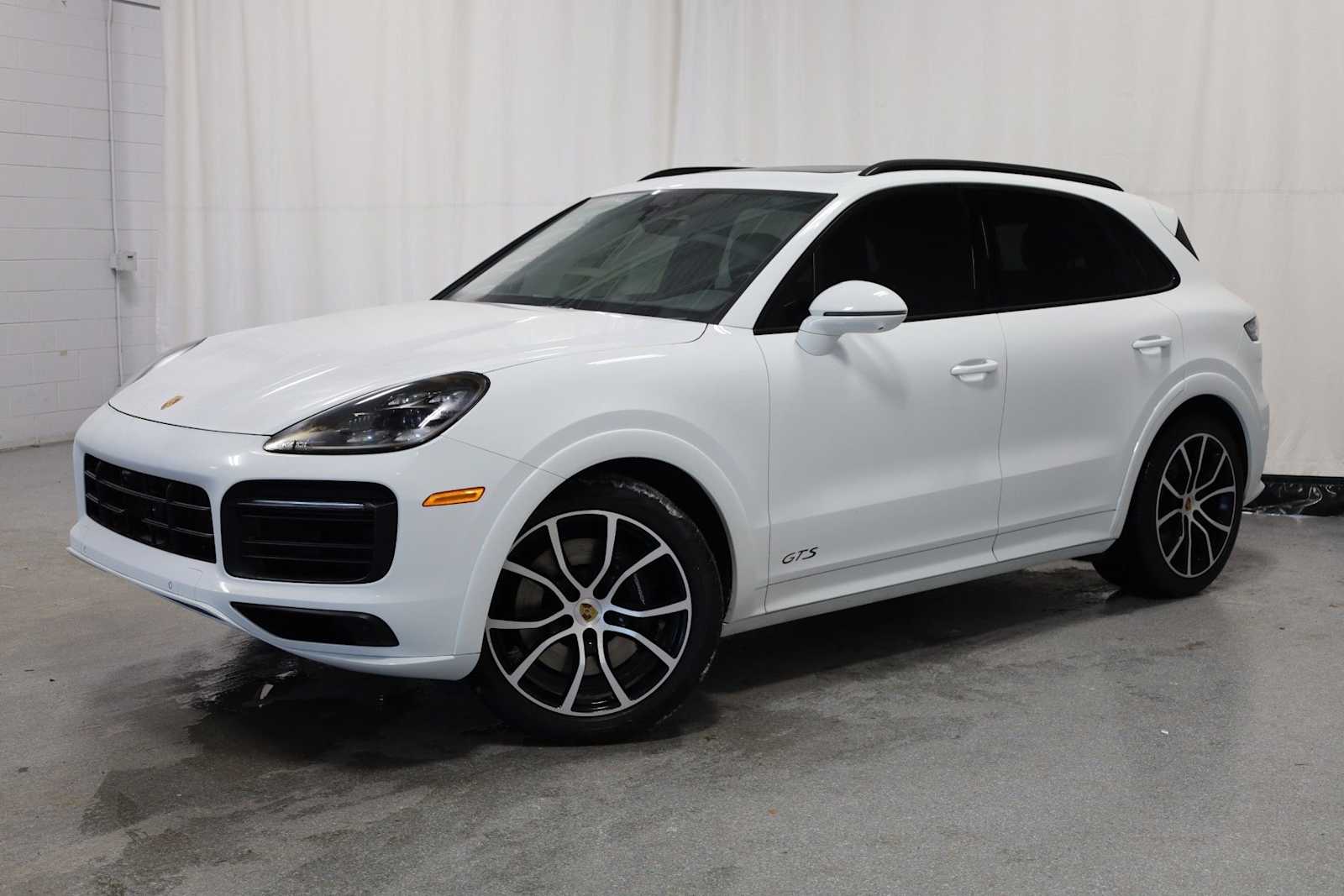 Thumbnail: 2023 Porsche Cayenne - 1