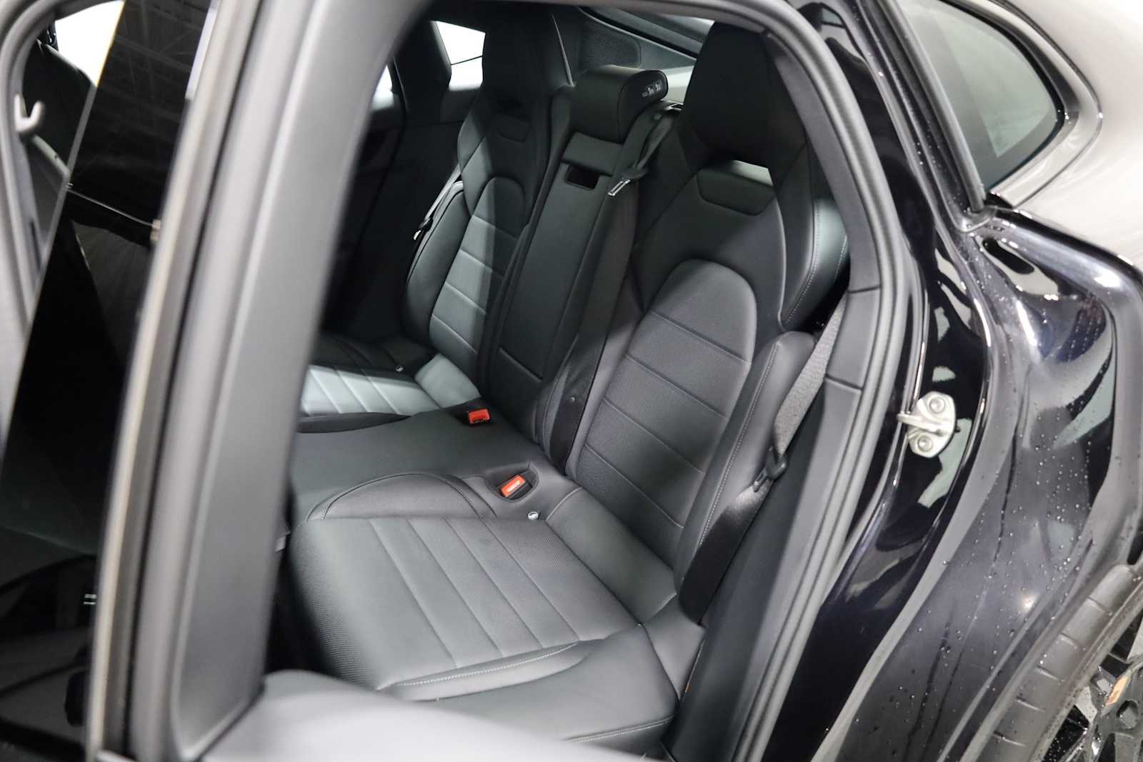 Thumbnail: 2025 Porsche Panamera - 33