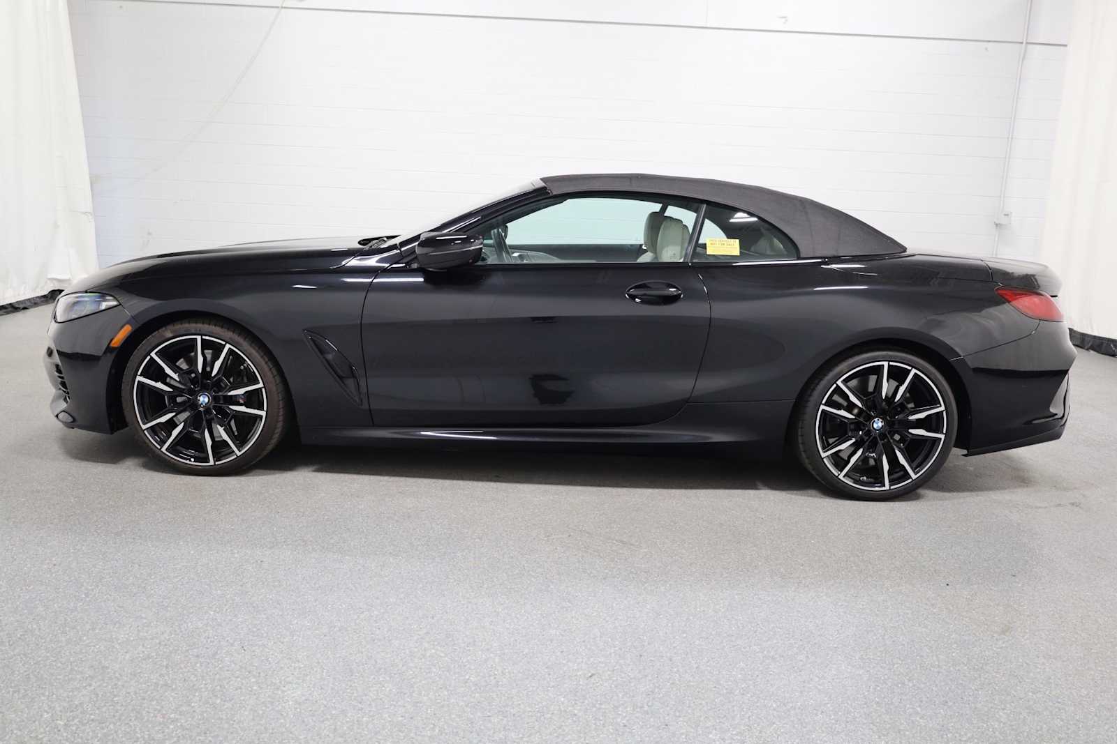 Thumbnail: 2024 BMW 8 Series - 2