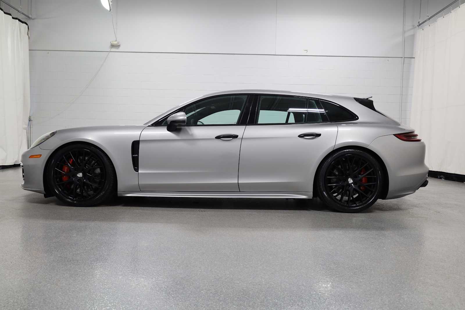 Thumbnail: 2018 Porsche Panamera - 2
