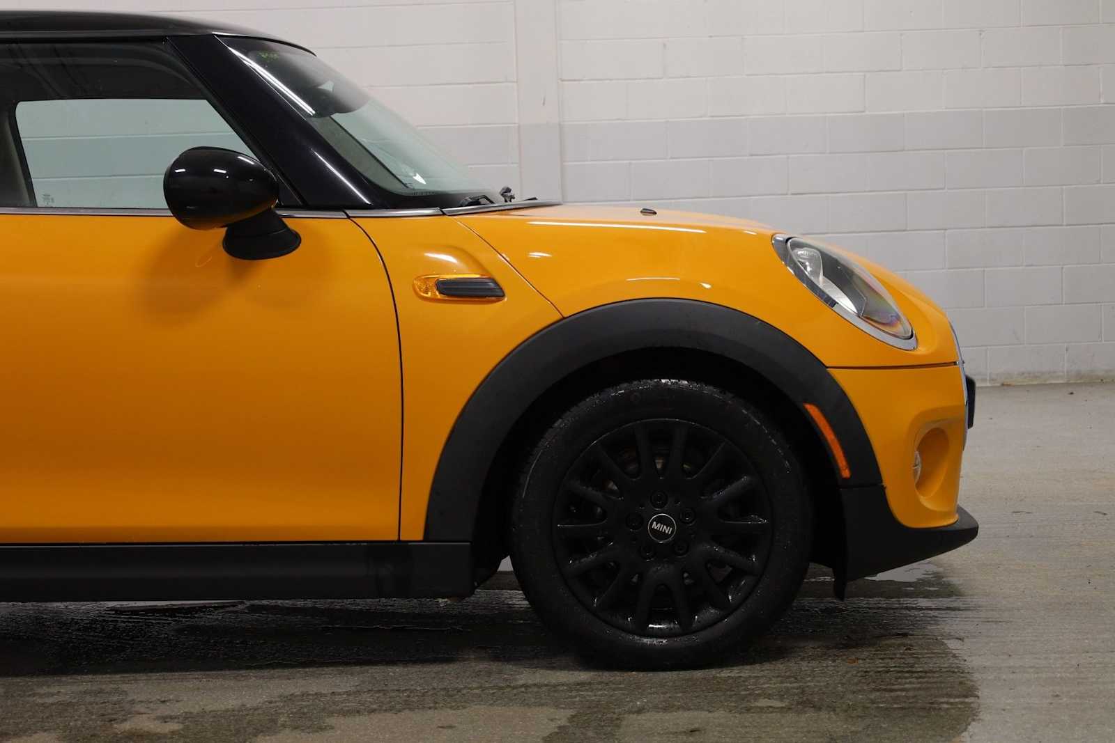 Thumbnail: 2016 MINI Cooper Hardtop - 11