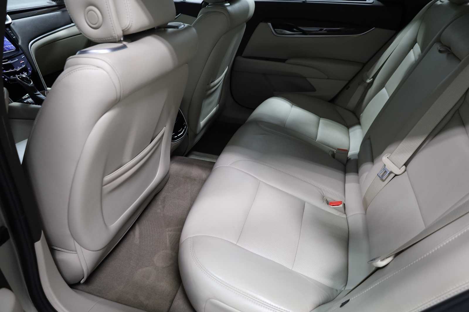 Thumbnail: 2013 Cadillac XTS - 33