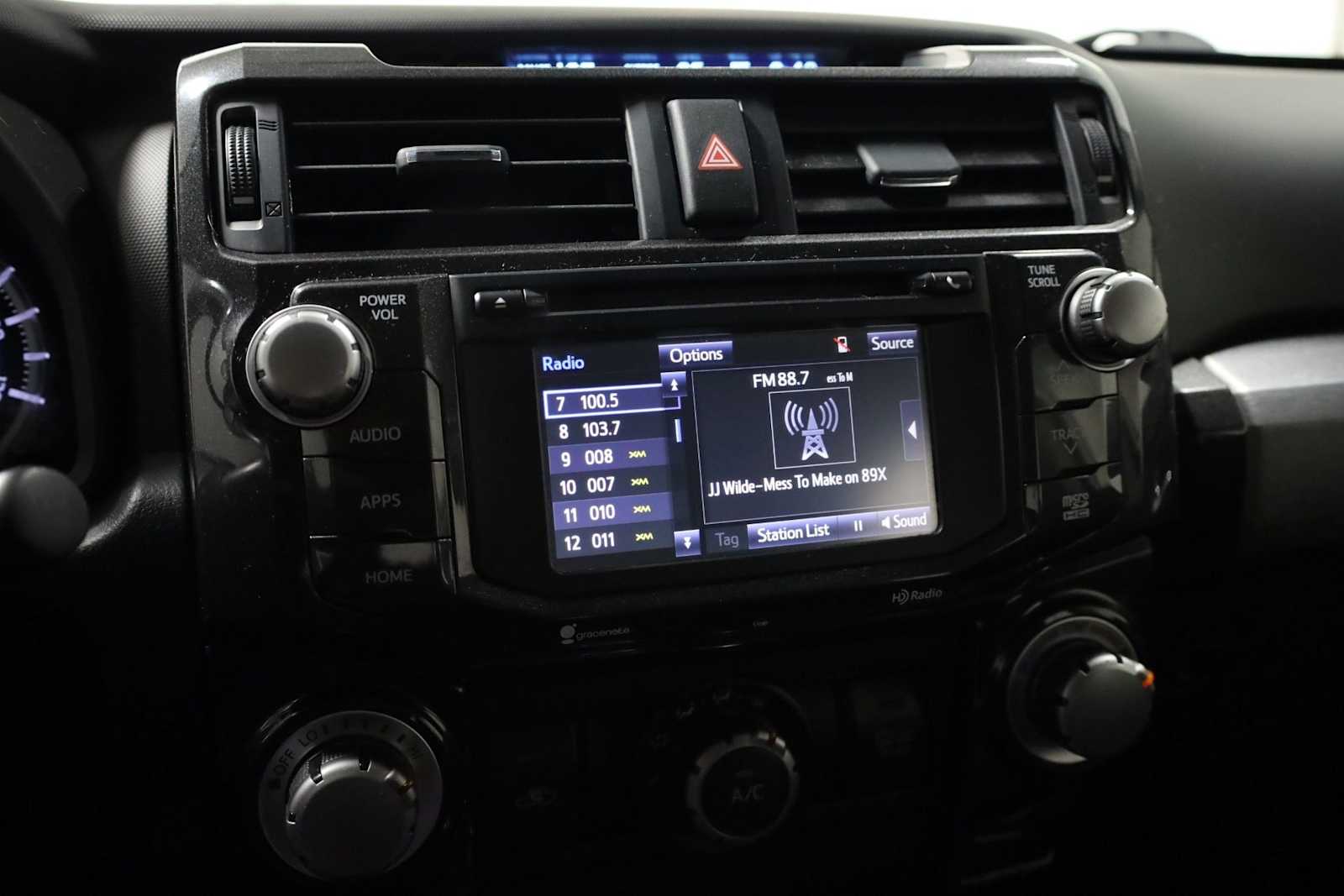 Thumbnail: 2014 Toyota 4Runner - 29