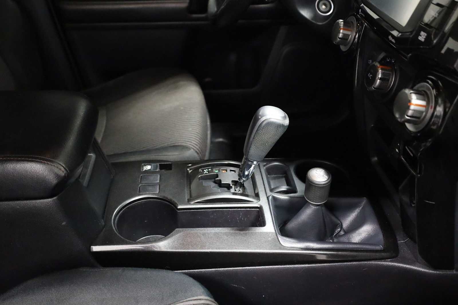 Thumbnail: 2014 Toyota 4Runner - 19