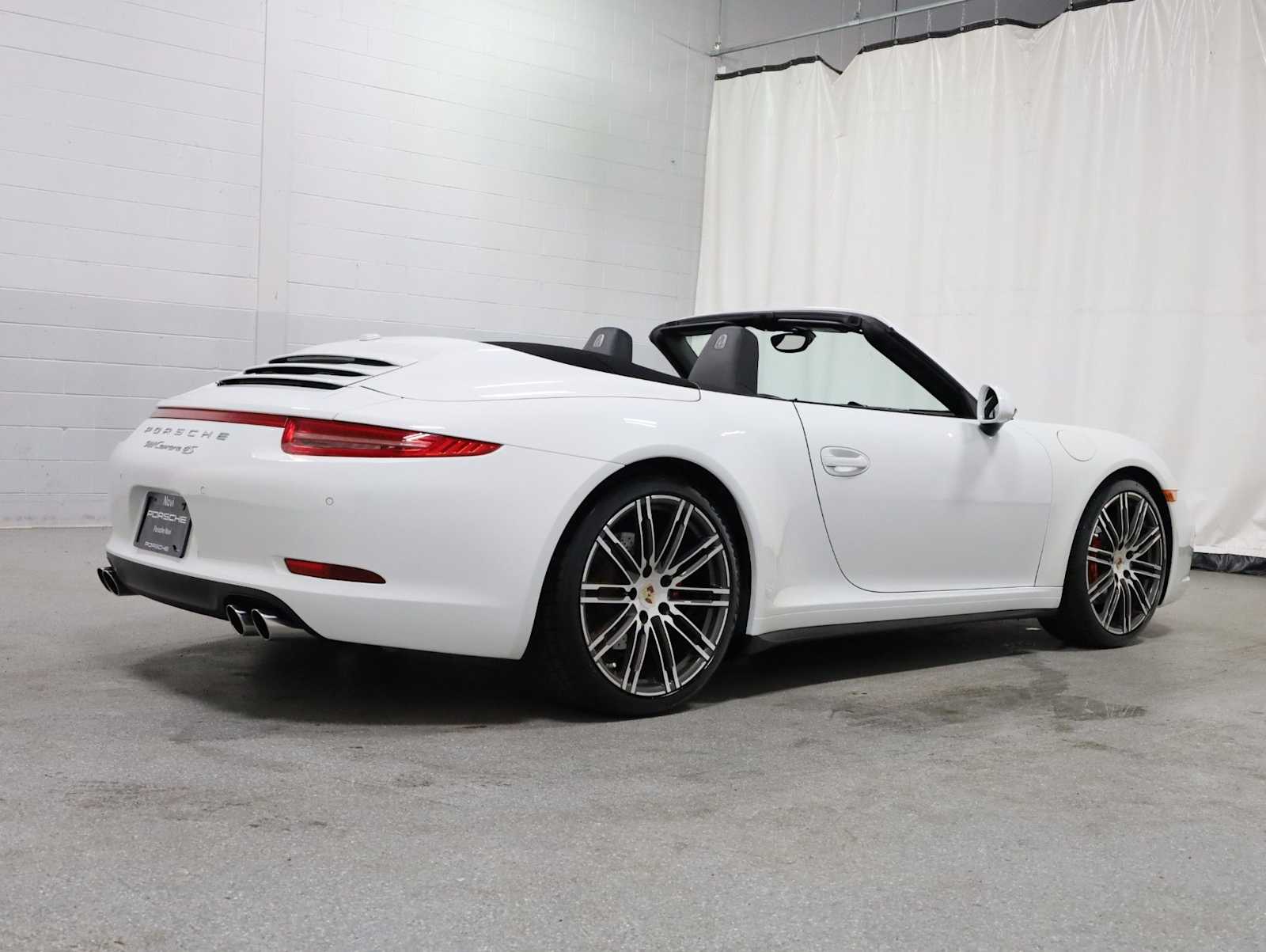 Thumbnail: 2014 Porsche 911 - 9