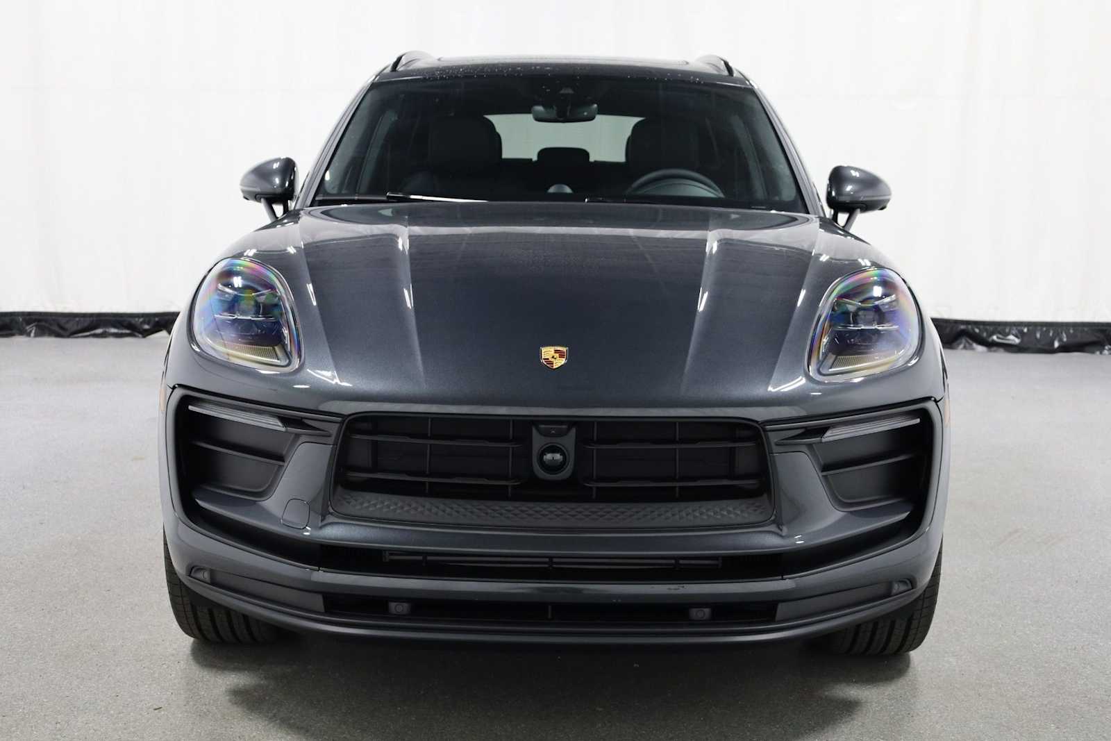 Thumbnail: 2026 Porsche Macan - 14