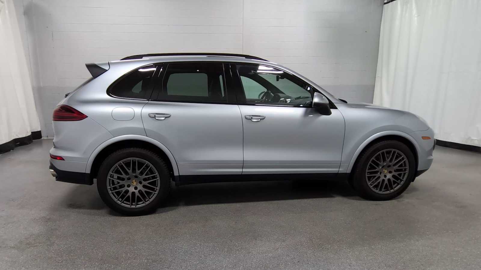Thumbnail: 2017 Porsche Cayenne - 8