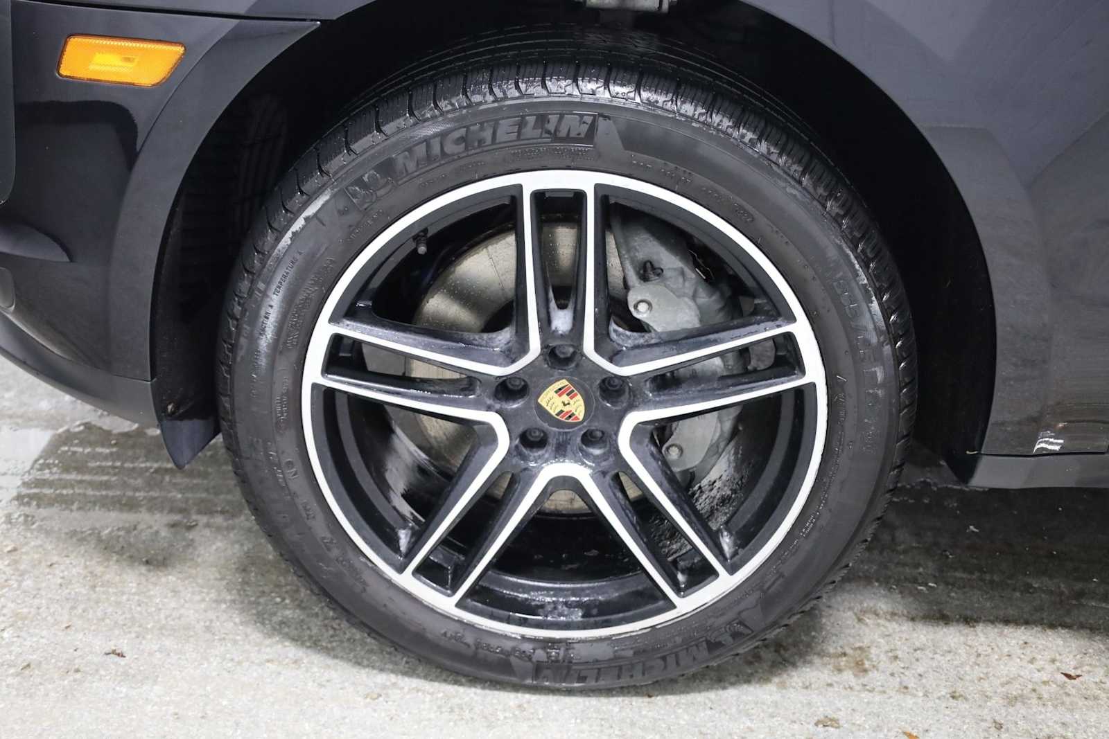 Thumbnail: 2020 Porsche Macan - 40