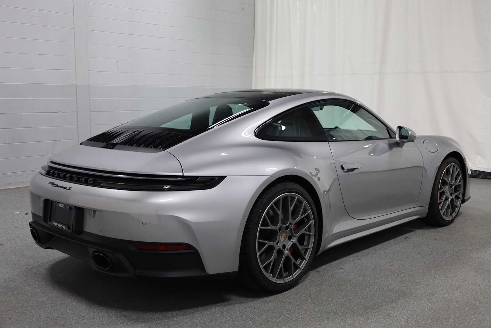 Thumbnail: 2025 Porsche 911 - 9