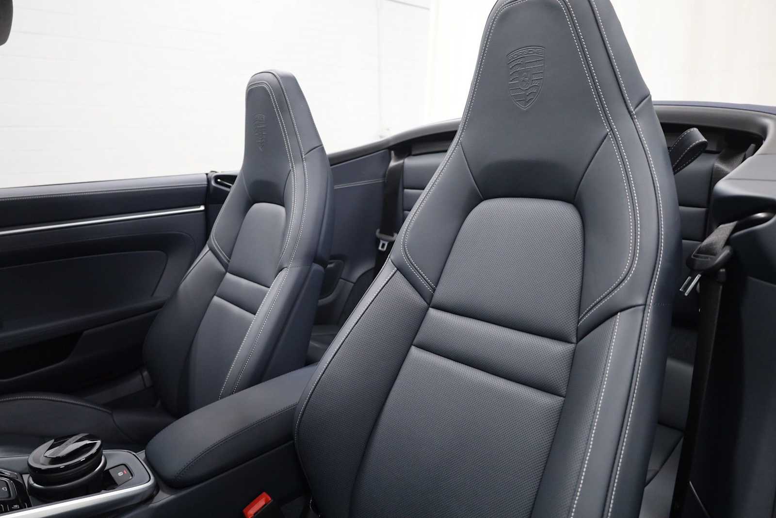 Thumbnail: 2025 Porsche 911 - 18