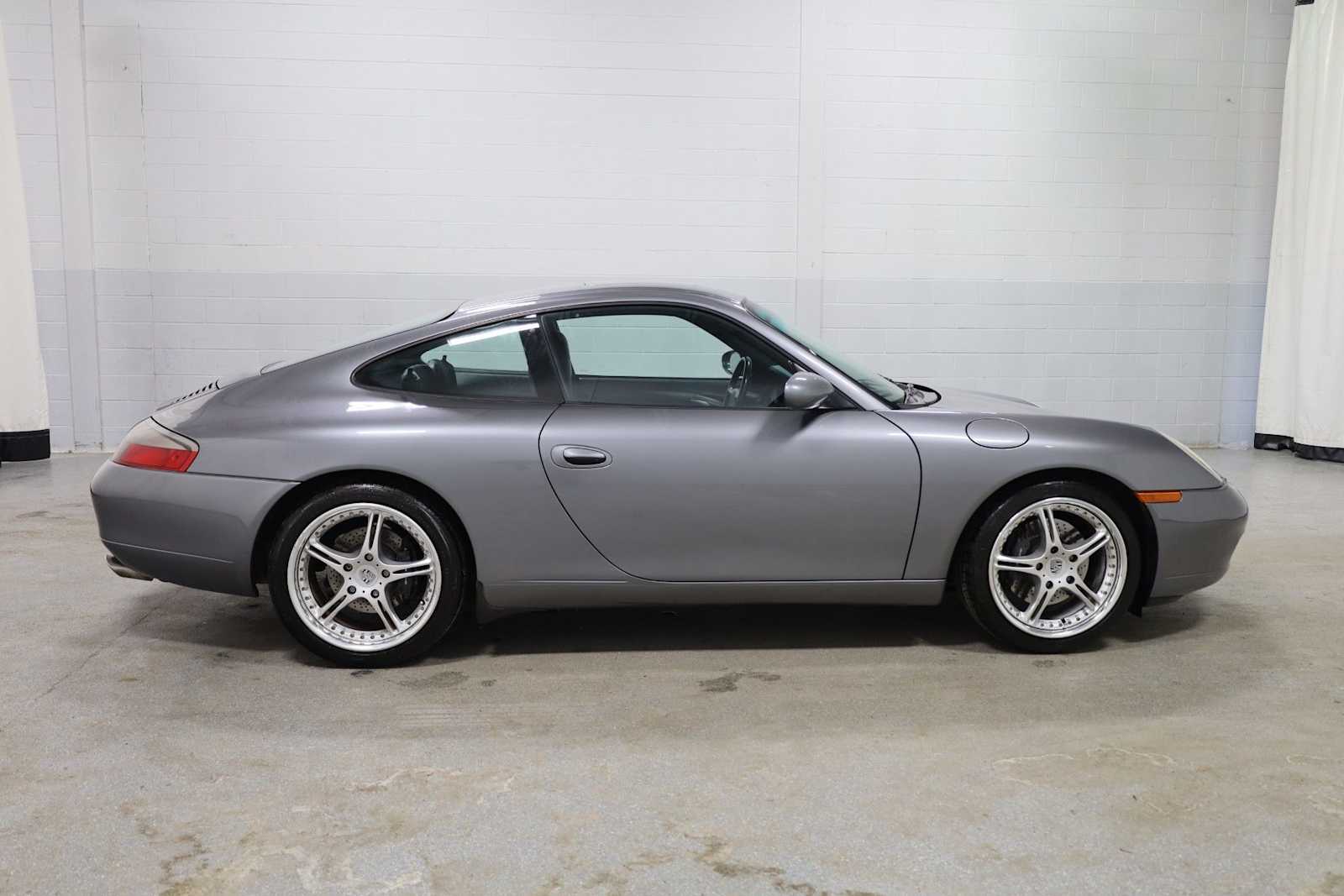 Thumbnail: 2001 Porsche 911 - 10