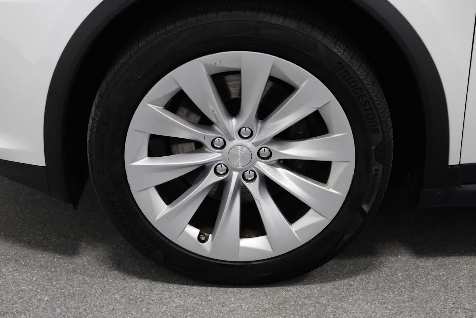 Thumbnail: 2021 Tesla Model X - 35
