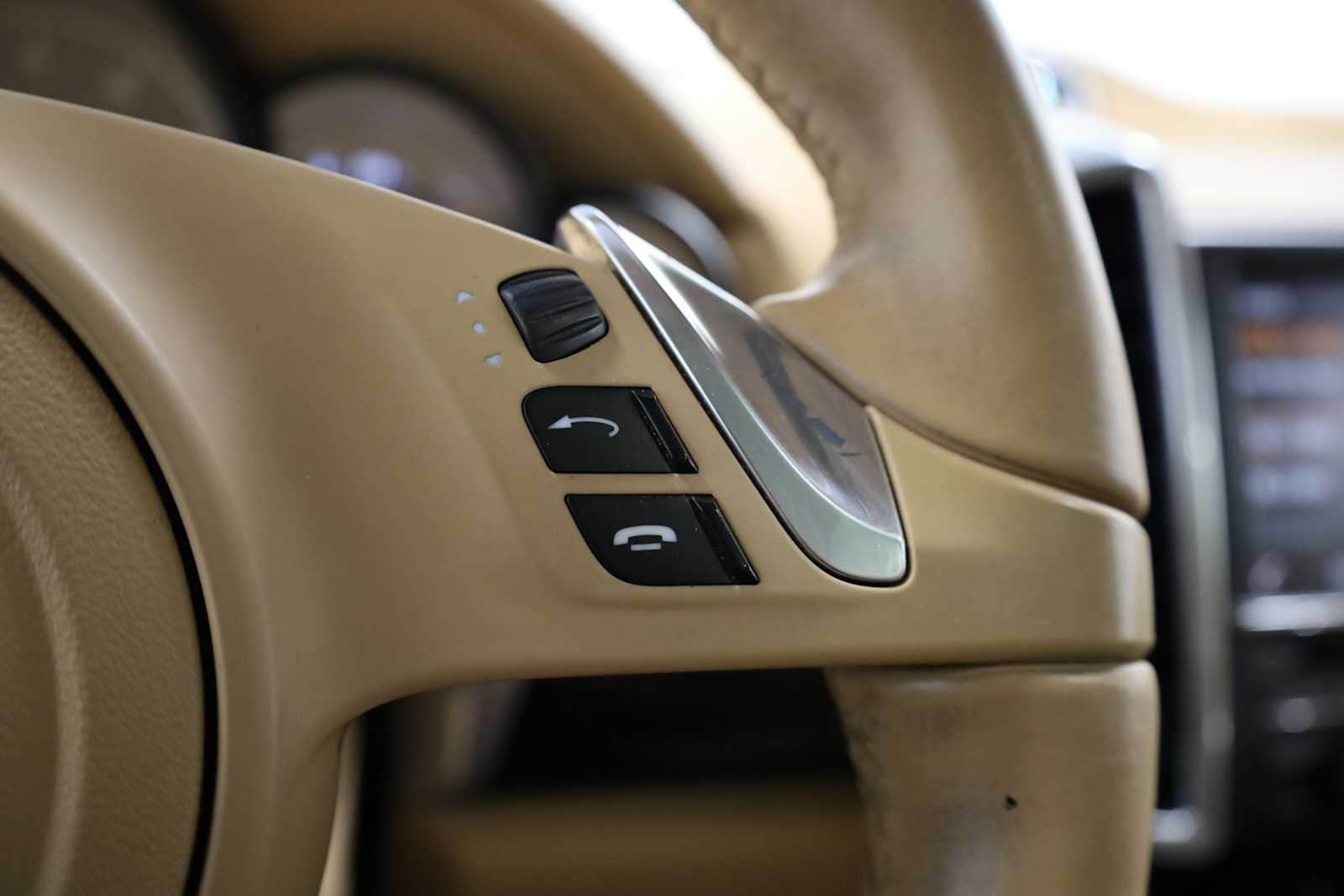 Thumbnail: 2014 Porsche Cayenne - 28