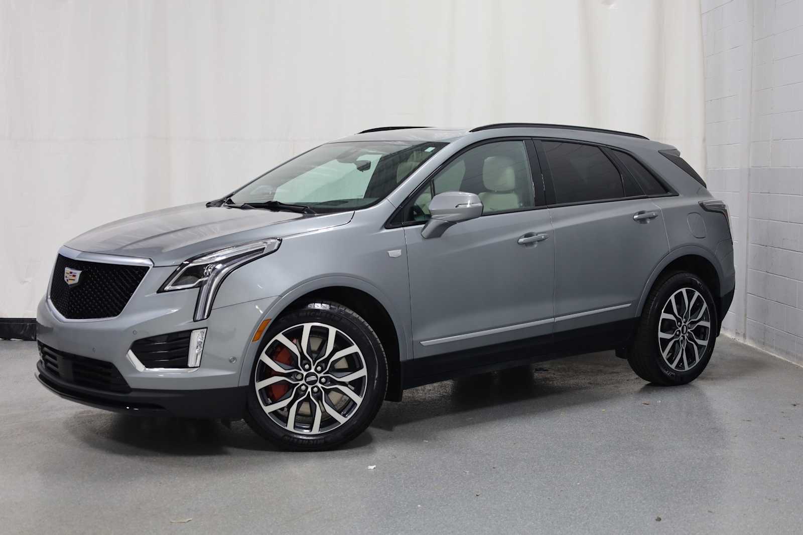 Thumbnail: 2023 Cadillac XT5 - 1
