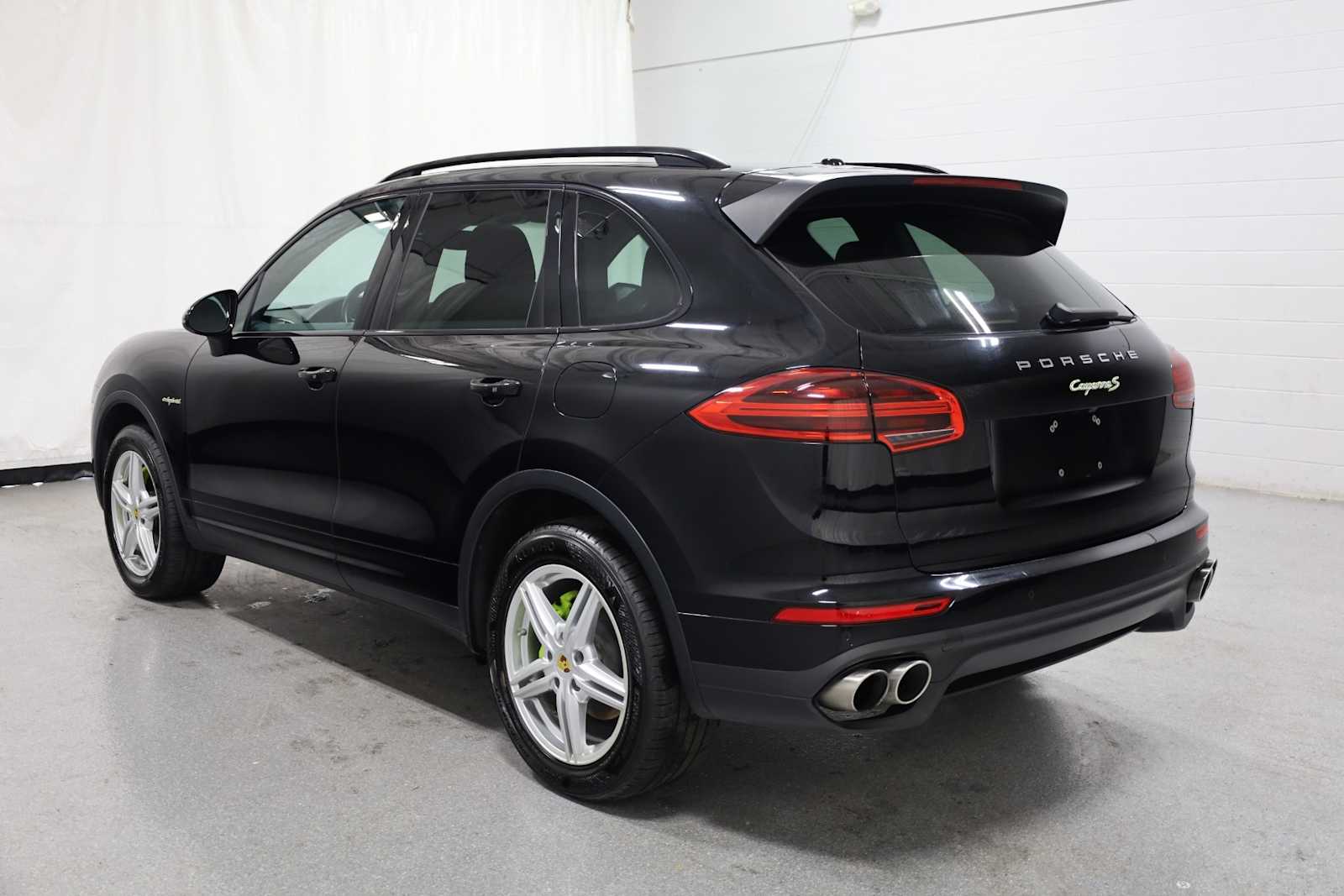 Thumbnail: 2016 Porsche Cayenne - 3