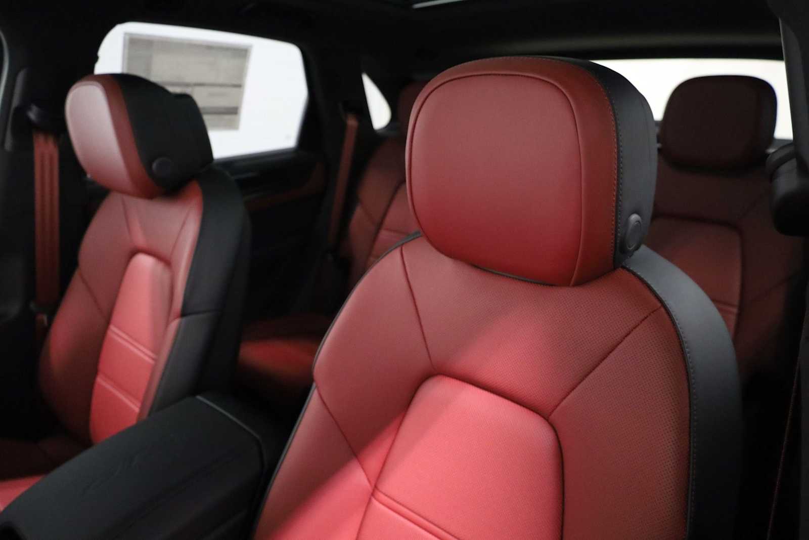 Thumbnail: 2026 Porsche Cayenne - 19