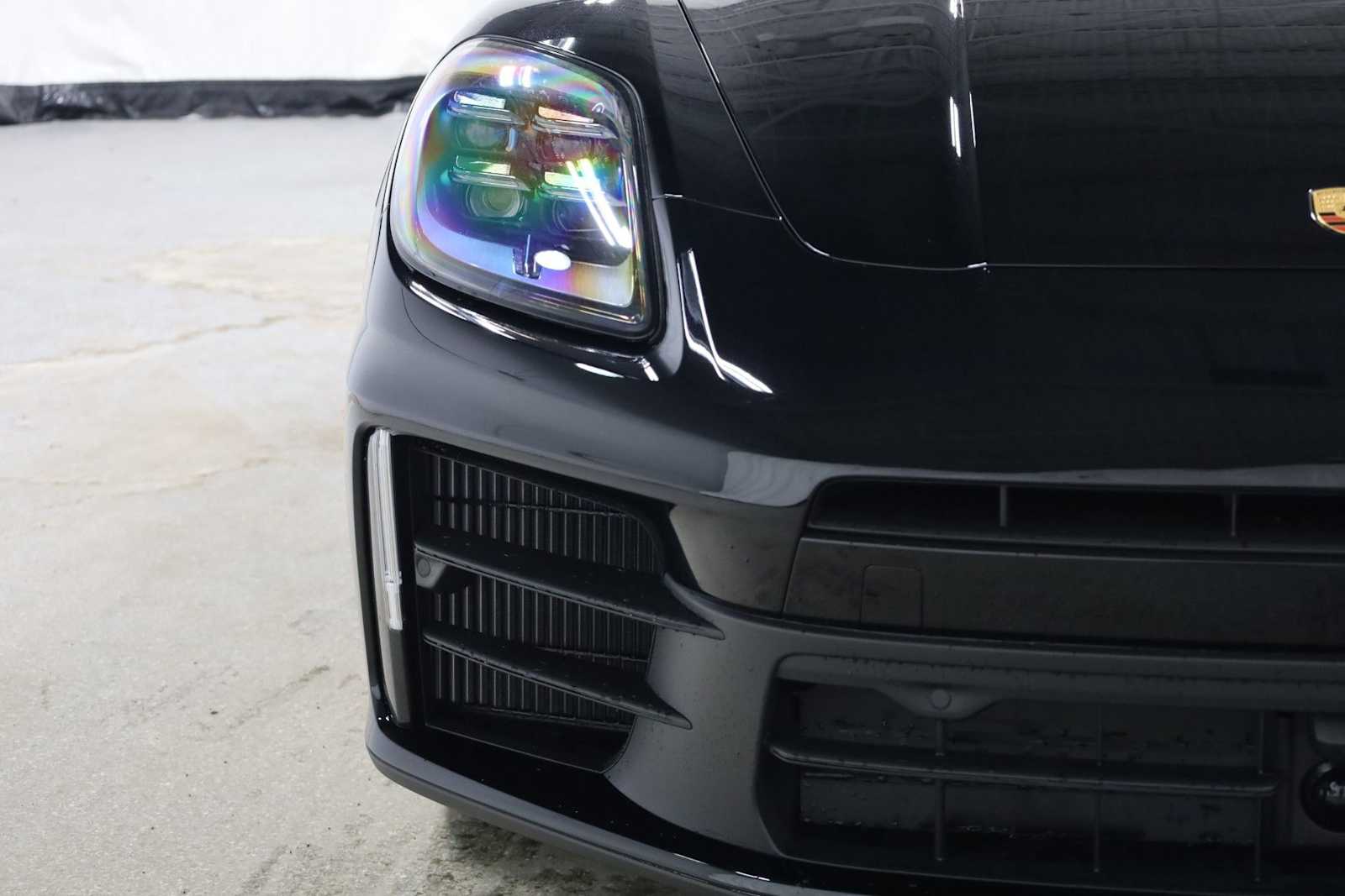 Thumbnail: 2026 Porsche Panamera - 15