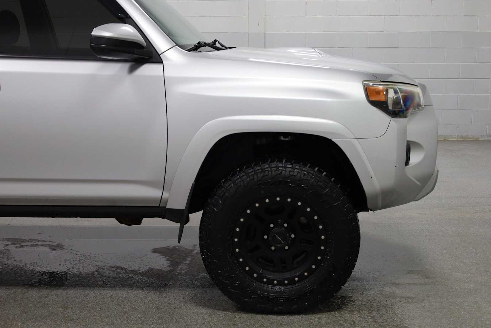 Thumbnail: 2014 Toyota 4Runner - 11