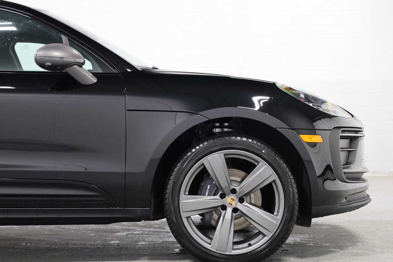 Thumbnail: 2025 Porsche Macan - 11