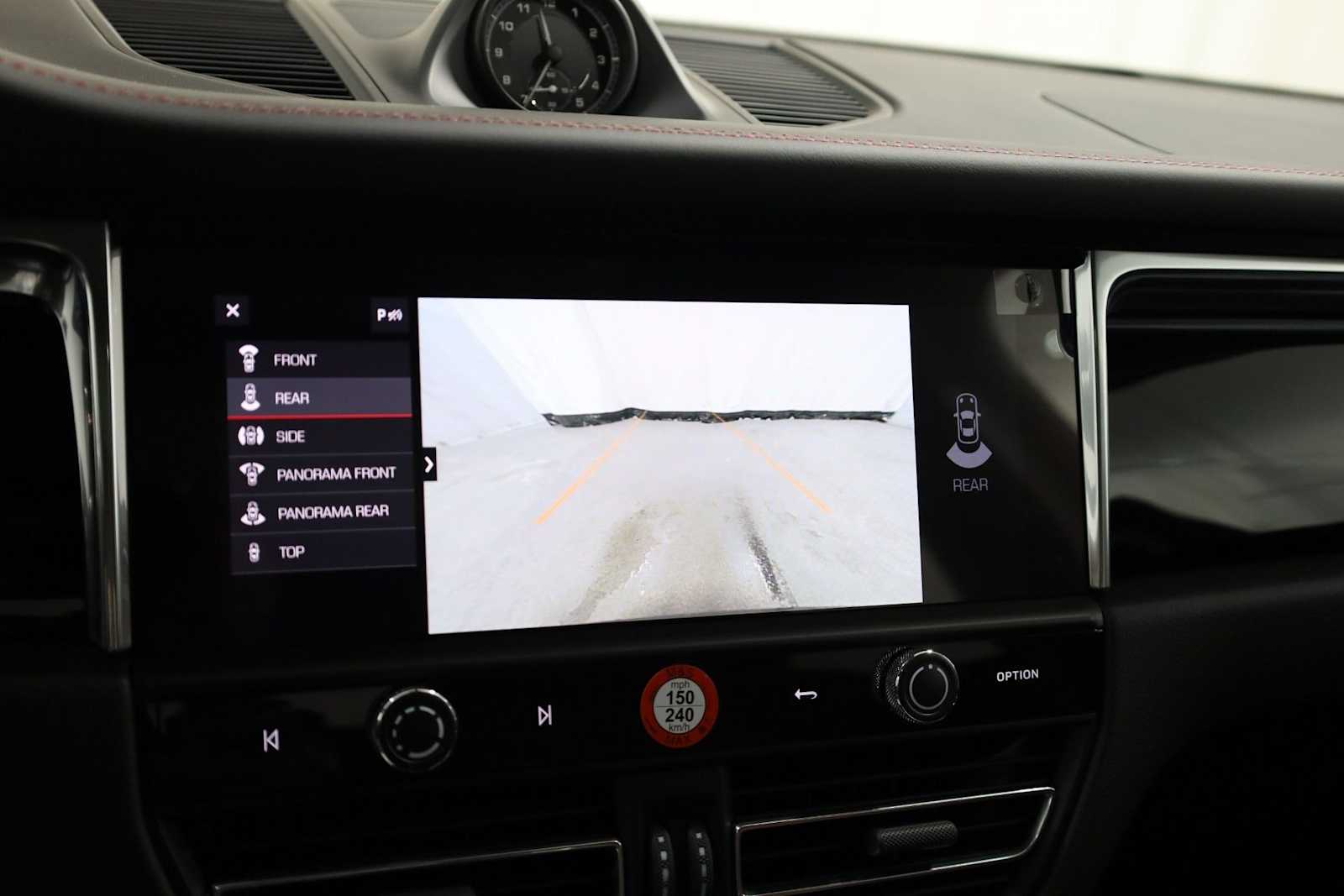 Thumbnail: 2026 Porsche Macan - 34