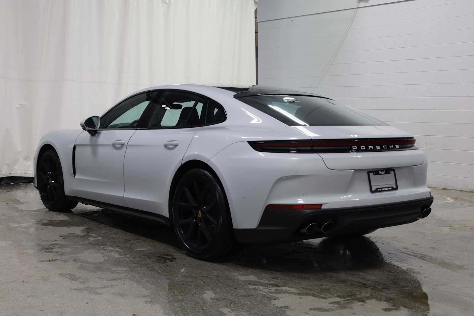 Thumbnail: 2026 Porsche Panamera - 3