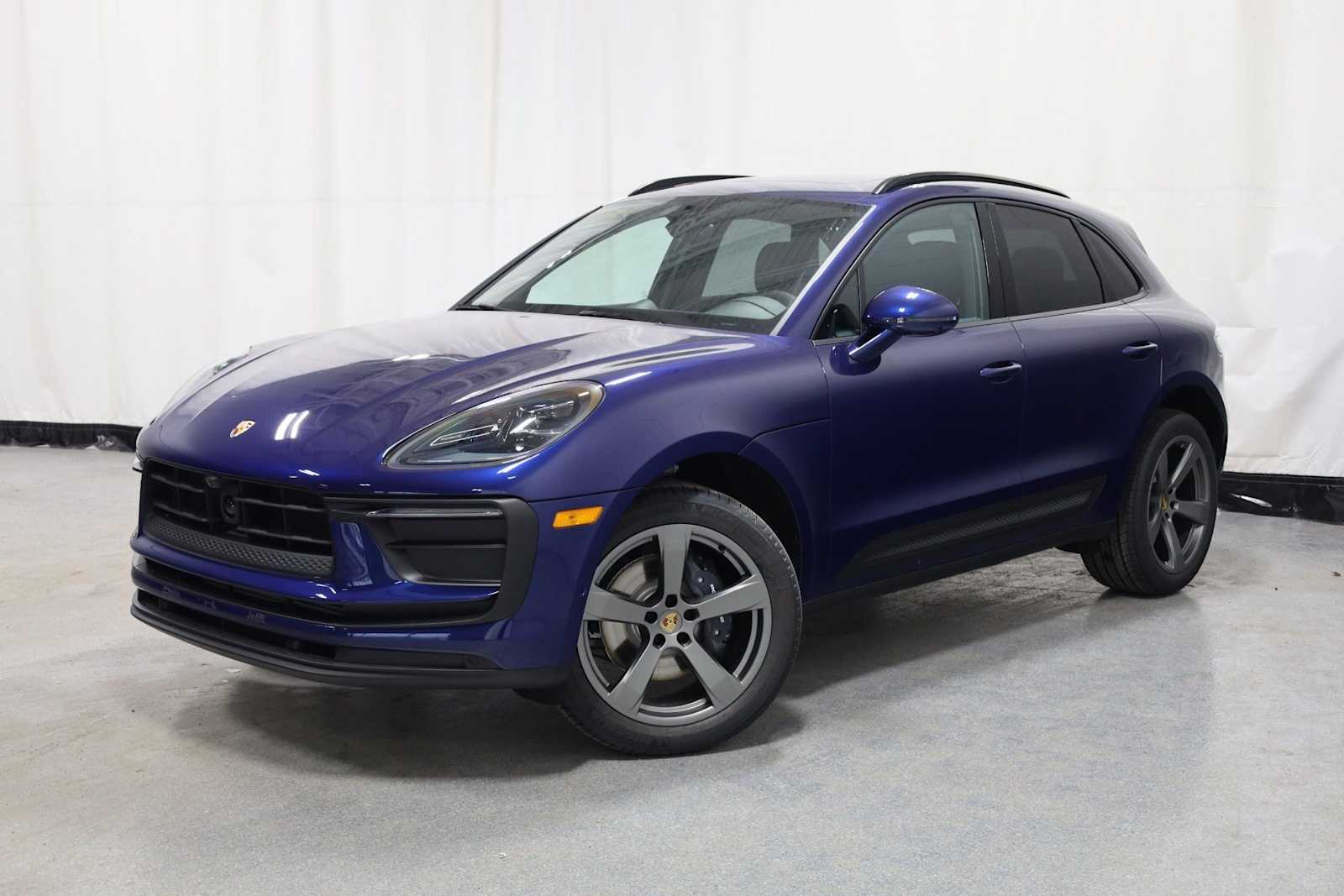 Thumbnail: 2026 Porsche Macan - 1