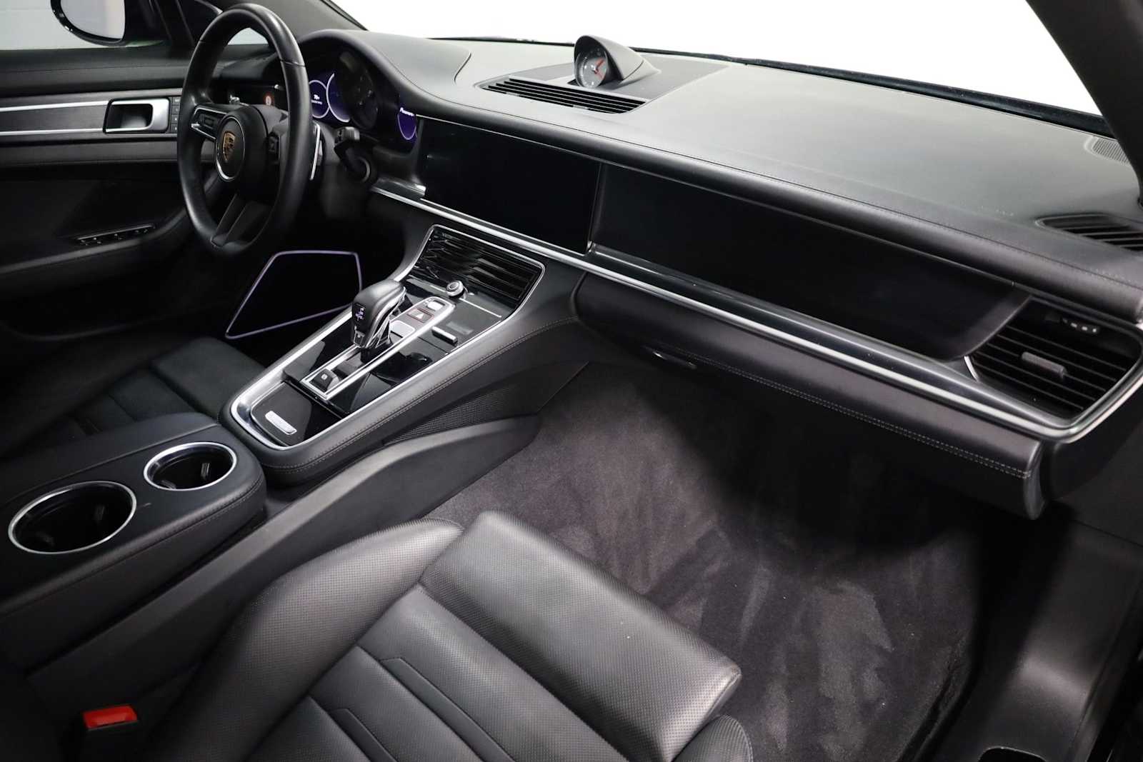 Thumbnail: 2023 Porsche Panamera - 6